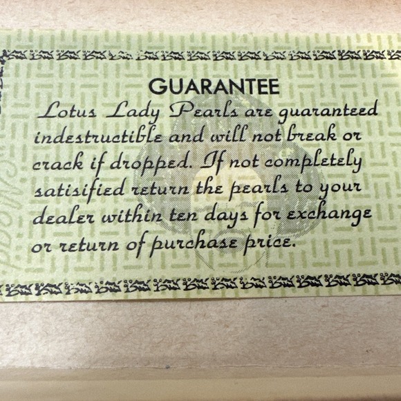 LOTUS LADY Faux Green Pearl 16" Necklace Vintage - Picture 8 of 8